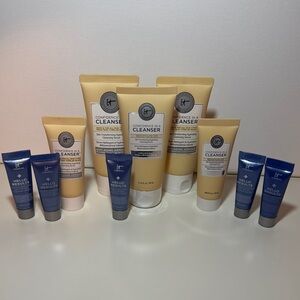 IT Cosmetics Confidence in a Cleanser Samples